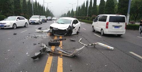 车祸爆料新视频大全下载,惊心动魄瞬间回顾